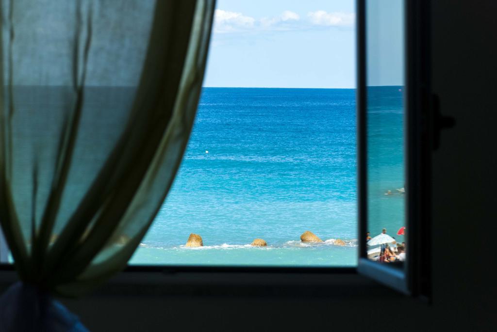 Alojamento de Acomodação e Pequeno-almoço In Riva Al Mare *