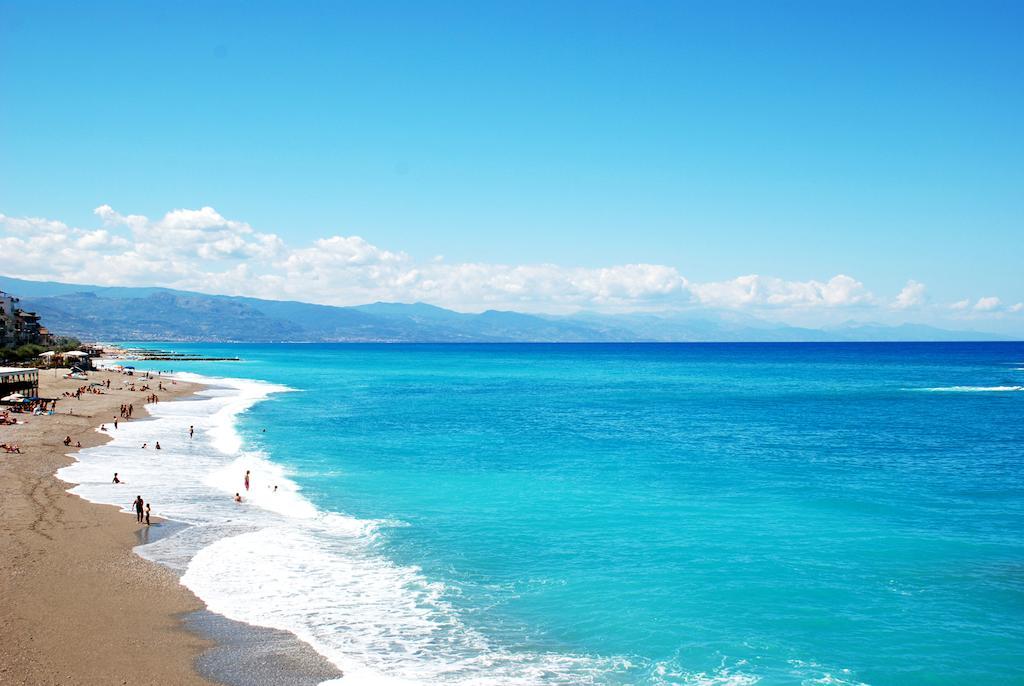 In Riva Al Mare Capo dʼOrlando